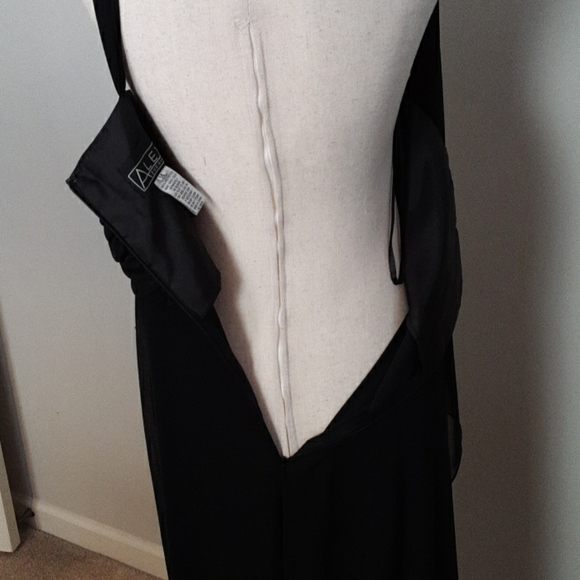 🌞ALEX EVENINGS Black Chiffon Gown - Picture 8 of 9
